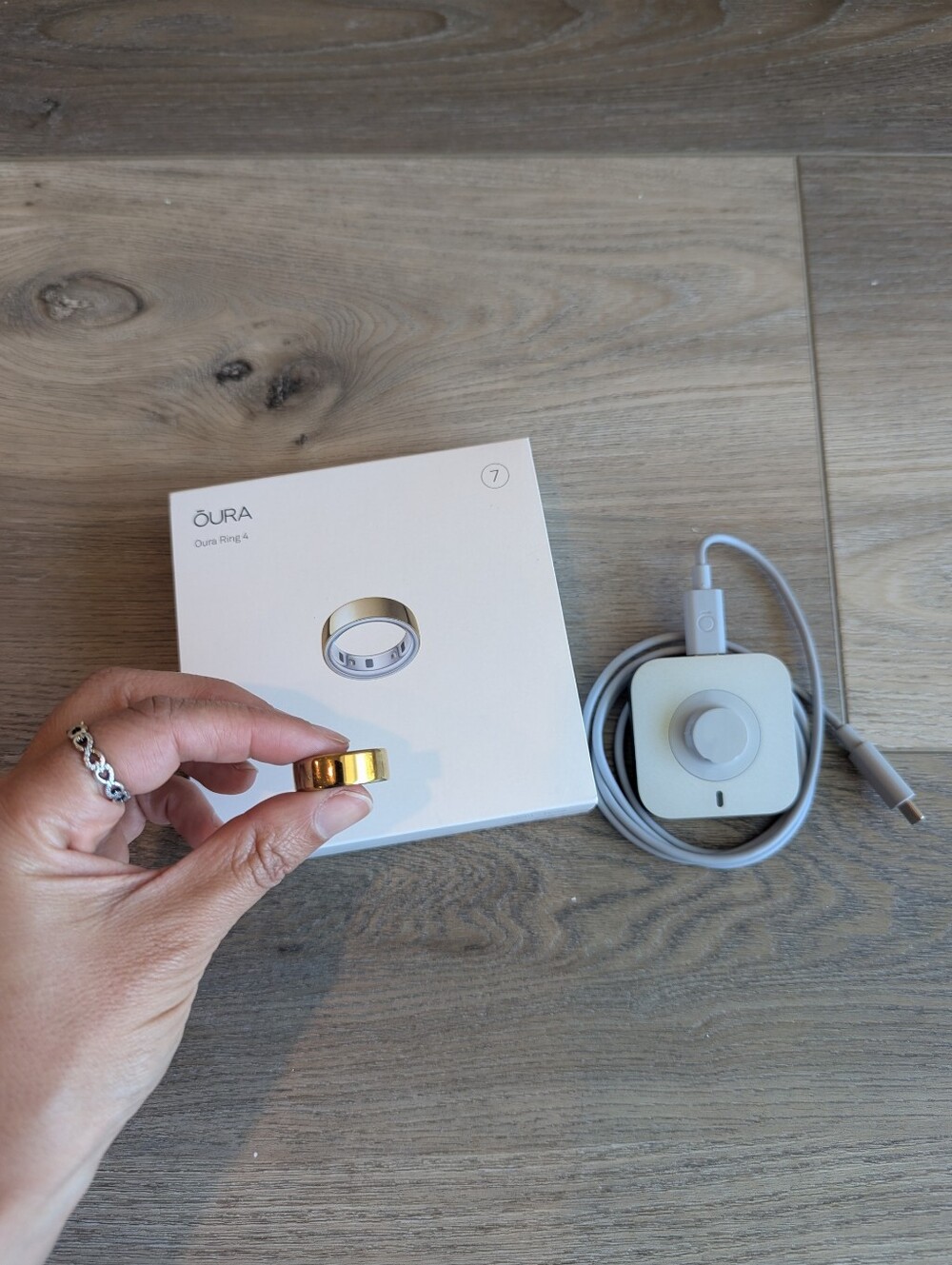 Oura Ring 4 Gold Size 7 | Original Box & Charger | Good Condition